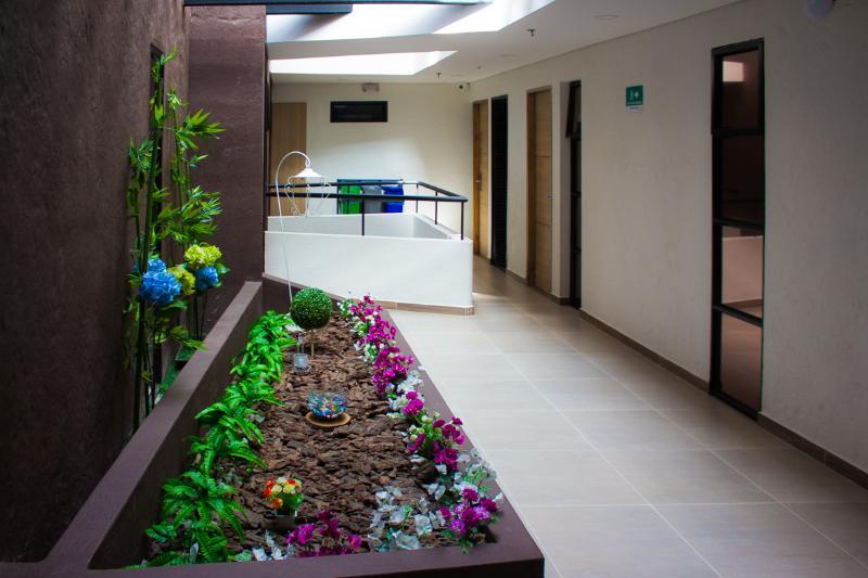 Hotel Med 70 Medellin Bagian luar foto